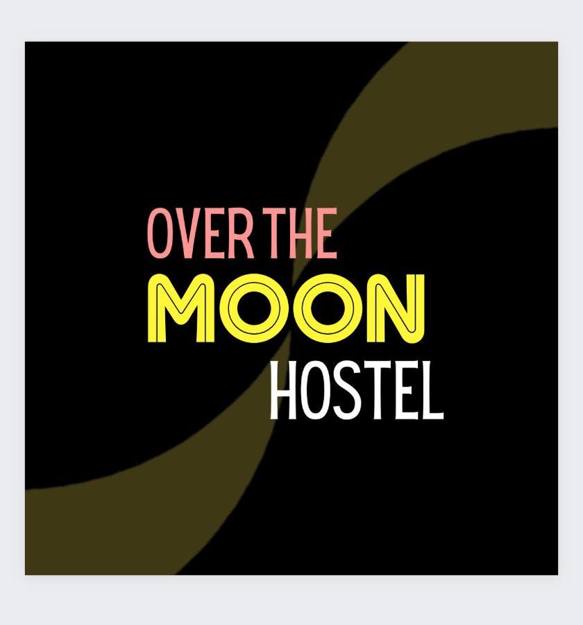 Over The Moon Hostel Ban Houayxay Exterior photo